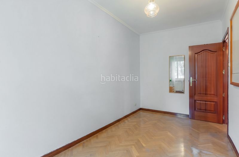 Foto 1f746580-f0cc-4d6b-927e-09d77bf64a9e. Flat with heating in Valdezarza Madrid