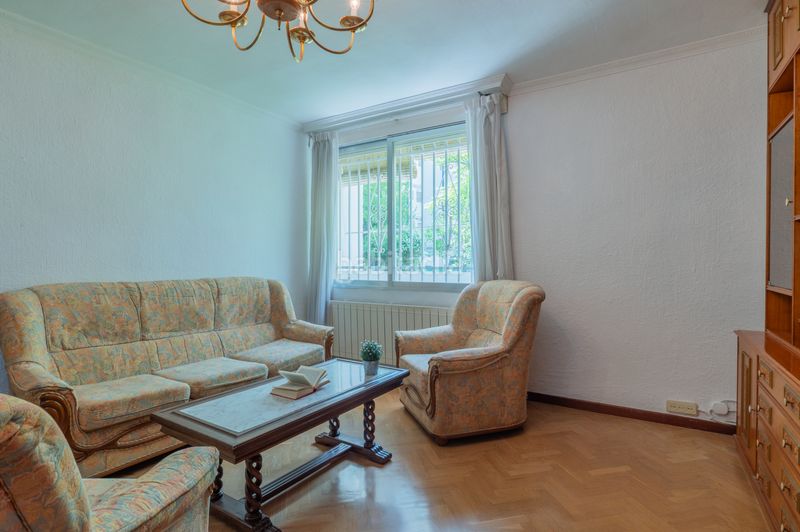 Foto b55f359a-0c10-49b0-a1d6-01312714536e. Flat with heating in Valdezarza Madrid