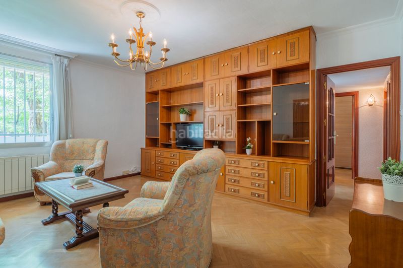 Foto dd8bf52d-10a5-4e17-8731-ffa0ef1ce74d. Flat with heating in Valdezarza Madrid