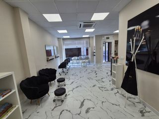 Geschäftsraum  Calle oriente. Local comercial versátil con excelente visibilidad en zona prime