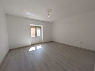 Flat  Calle juan xxiii. Gran oportunidad de inversión y personalización en el centro de