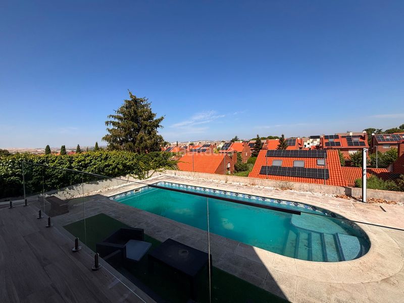 Foto d40088f7-4e22-4ae5-bbac-b0e516fe535f. Xalet amb calefacció aparcament piscina a Urbanizaciones Rivas - Vaciamadrid