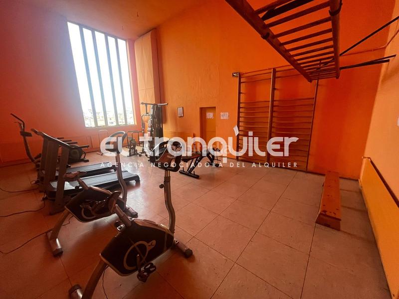 Foto a498620a-9c65-4c02-954d-df9d34e9b405. Lloguer estudi amb piscina a Justicia-Chueca Madrid