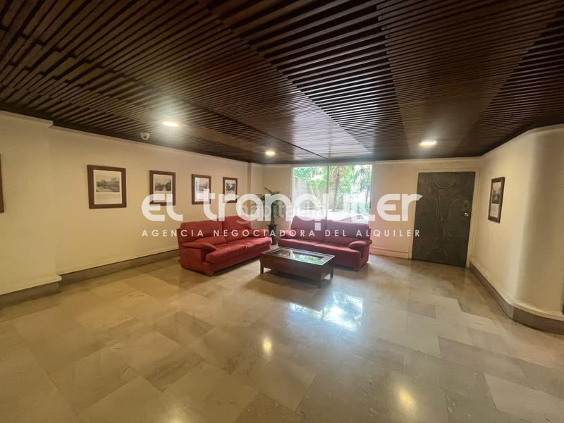 Foto f36dfffa-9102-4c05-bf0f-d29c76f24b44. Lloguer estudi amb piscina a Justicia-Chueca Madrid