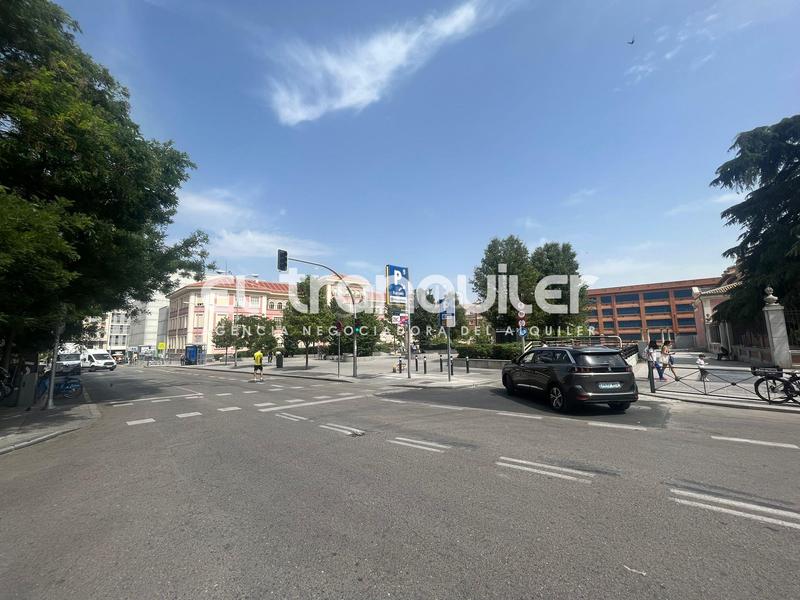 Foto f49d8402-be3d-4355-a00f-748fa9a3815f. Lloguer estudi amb piscina a Justicia-Chueca Madrid