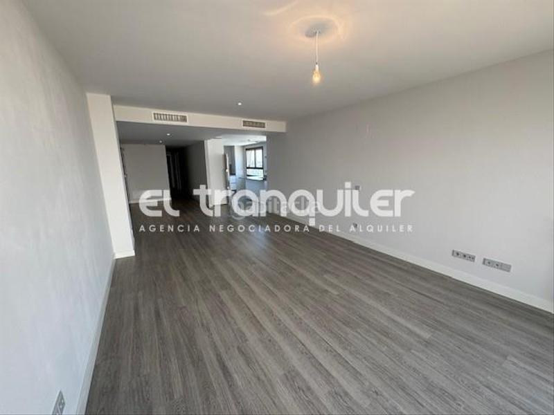 Foto 199b6d43-4fb2-4a5c-a392-41f1ddd42b2a. Location attique avec parking piscine dans Valdebebas - Valdefuentes Madrid