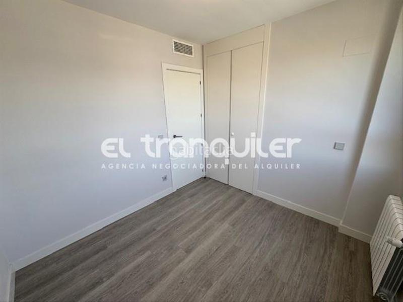 Foto 301ce207-a273-40e4-ae92-367f7330bb1e. Location attique avec parking piscine dans Valdebebas - Valdefuentes Madrid