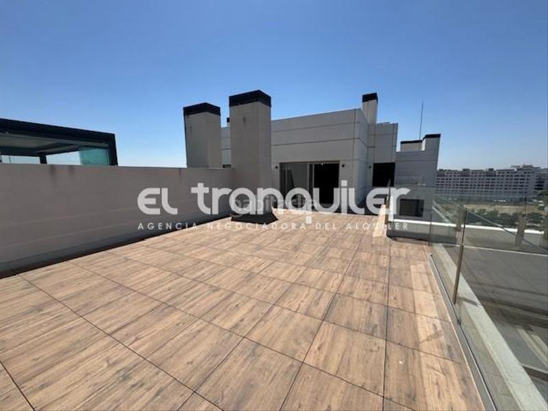 Foto 35798bbe-106a-482a-b823-d0fbab3588da. Location attique avec parking piscine dans Valdebebas - Valdefuentes Madrid