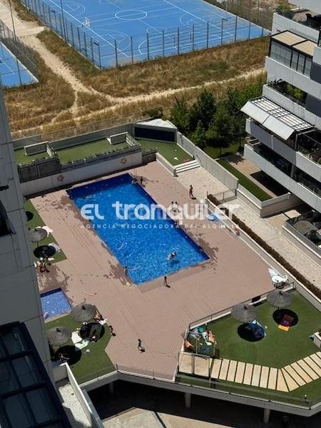 Foto 5374c5d8-0aae-48a0-b0d0-dafbe8b2ef6b. Location attique avec parking piscine dans Valdebebas - Valdefuentes Madrid