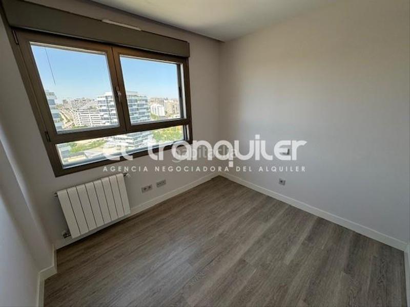 Foto 5e113739-8fba-47d7-ac7d-5a857782281c. Location attique avec parking piscine dans Valdebebas - Valdefuentes Madrid