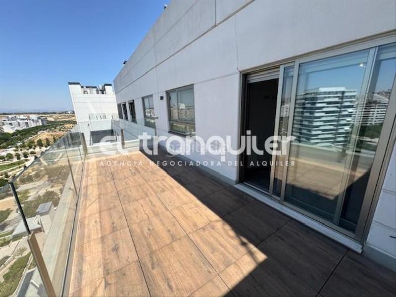 Foto 765816dd-1b1c-499d-9e37-4754c266c171. Location attique avec parking piscine dans Valdebebas - Valdefuentes Madrid