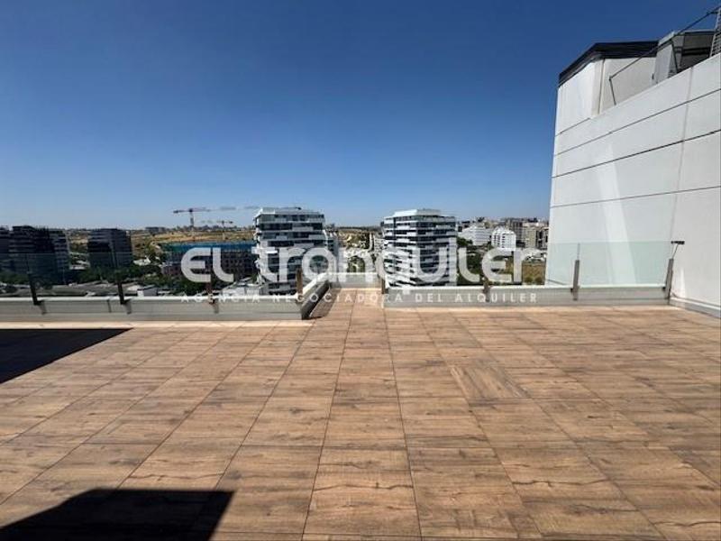 Foto 7fa9deff-5789-4109-ac68-7e7a1fc2ff1b. Location attique avec parking piscine dans Valdebebas - Valdefuentes Madrid