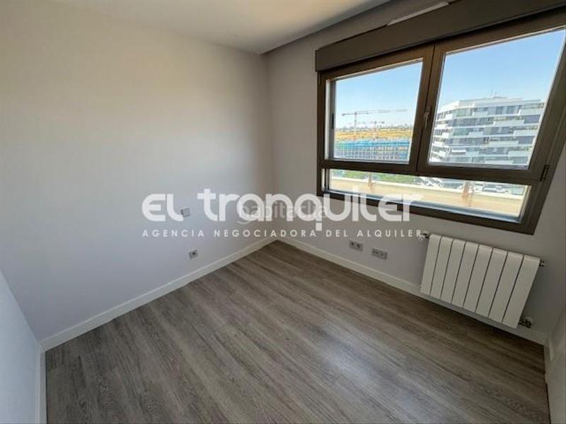 Foto a347f419-4aae-46c9-80a4-22ea6d760ab6. Location attique avec parking piscine dans Valdebebas - Valdefuentes Madrid