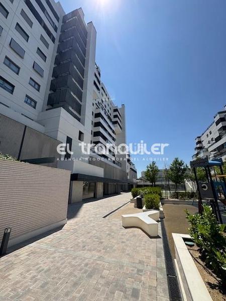 Foto a9ed7045-fea4-4076-8f29-25b9658296fc. Location attique avec parking piscine dans Valdebebas - Valdefuentes Madrid