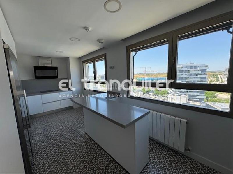 Foto d2fe6140-5b2e-432d-8dee-98123e3b458d. Location attique avec parking piscine dans Valdebebas - Valdefuentes Madrid
