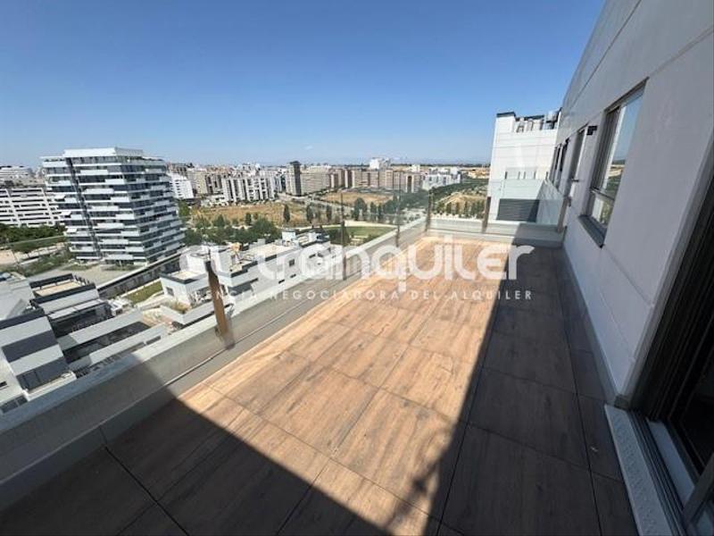 Foto fca0edab-ad8e-4d7e-a905-b848f942a310. Location attique avec parking piscine dans Valdebebas - Valdefuentes Madrid