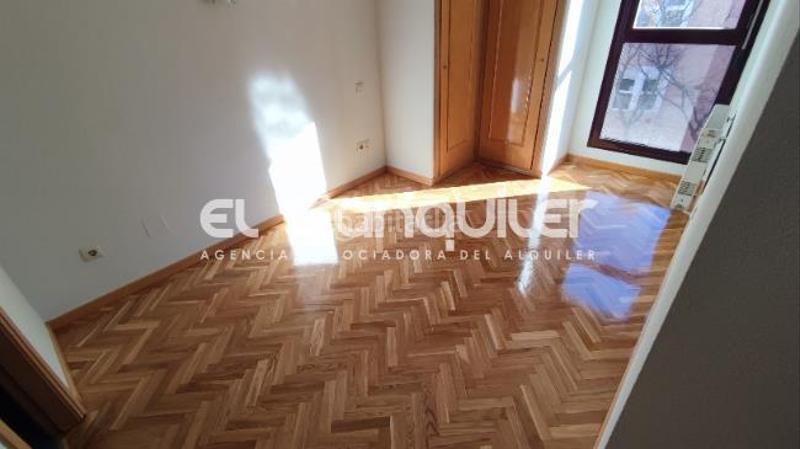 Foto c3eb9d55-f4b3-41c3-b403-7d59dd59cdde. Affitto appartamento con parcheggio piscina in Adelfas Madrid