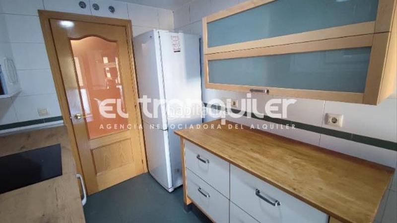 Foto f49f7452-1512-4733-8fcc-548172cb9be4. Lloguer pis amb aparcament piscina a Adelfas Madrid