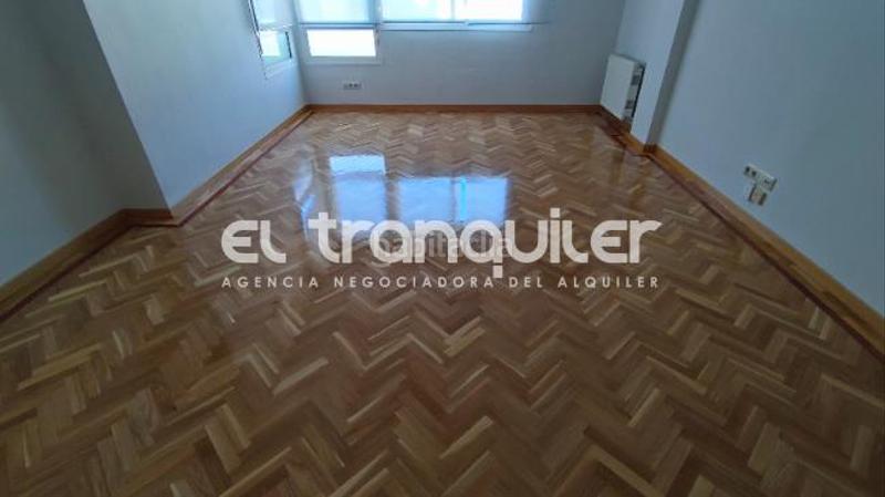 Foto c333deca-0820-467a-9b63-659ca0d3f146. Miete etagenwohnung mit parking pool in Adelfas Madrid