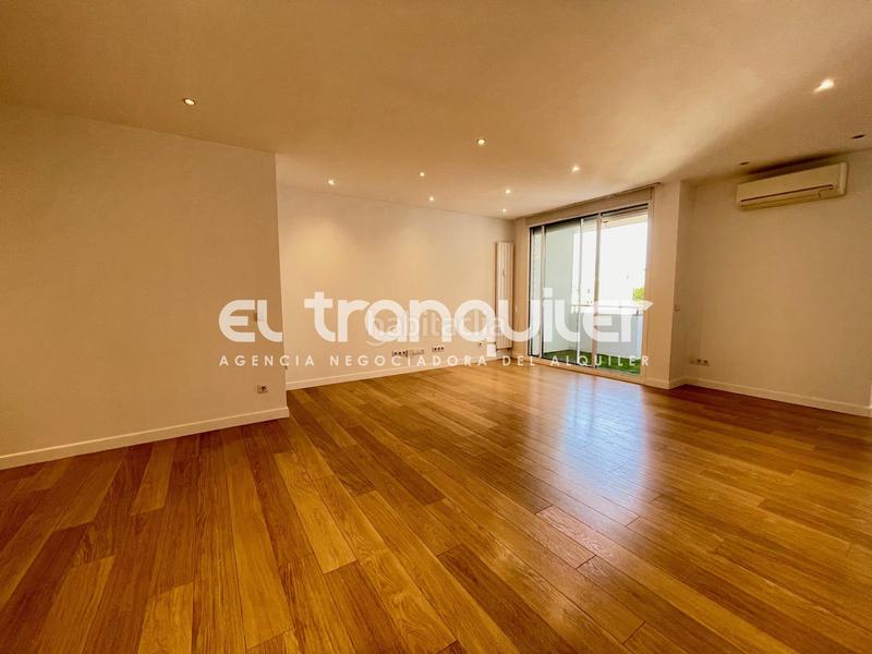 Foto a7c94628-9393-4219-9b8c-59579f537a90. Alquiler piso calle bolivia, n 5, planta 9, puerta d en Madrid