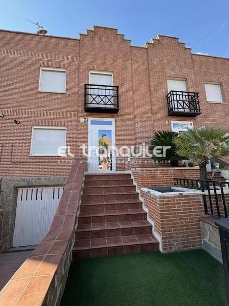 Foto adc8f4ce-fd7f-4fb7-a4df-8ff5b88c9e99. Alquiler casa adosada avenida conde de coruña, n 133, bajo en Daganzo de Arriba