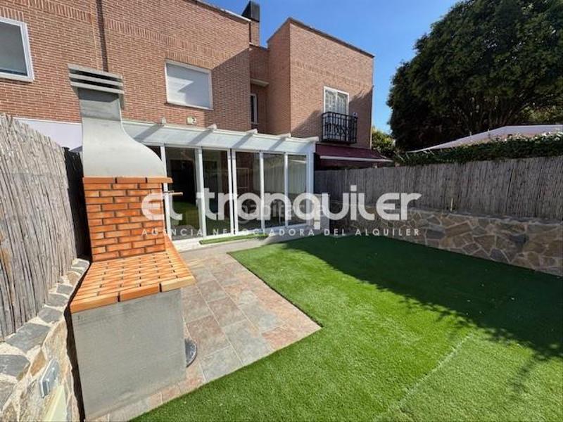 Foto f4fbaf3e-72a1-4ce4-bbbb-f2311cfc0491. Alquiler casa adosada avenida conde de coruña, n 133, bajo en Daganzo de Arriba