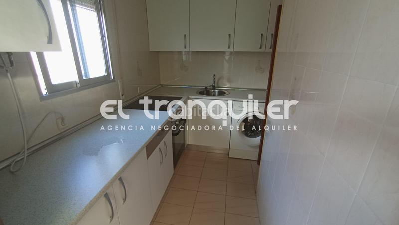 Foto e86b9467-2110-43b0-ba97-7273df1ac85e. Alquiler piso calle peña atalaya, n 100, planta 1, puerta a en Madrid