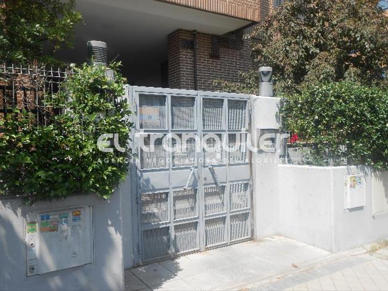 Foto 6dbd5dee-73fb-4bd0-ab94-1db74d3bf2f9. Alquiler piso calle albadalejo, n 44, planta 2, puerta g en Madrid