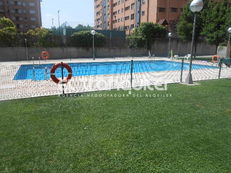 Foto 8dacb08c-ec51-4f1c-91d5-a956f3e7c05e. Rent flat with parking pool in Simancas Madrid