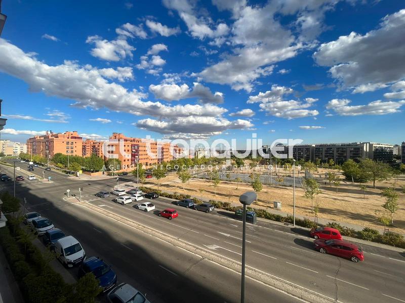 Foto c0c0a445-4fb6-4347-a245-cb5fd271d463. Lloguer pis amb aparcament piscina a Las Tablas Madrid