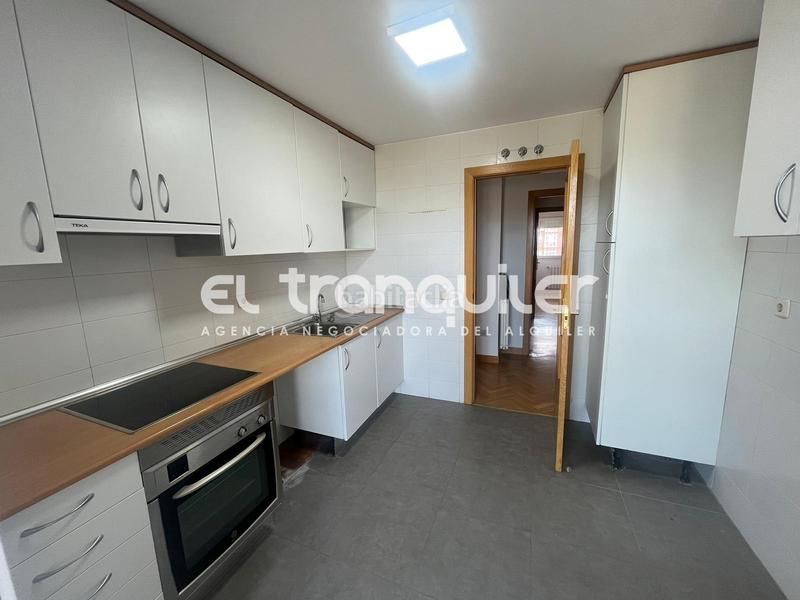 Foto 1644f542-2a40-435c-8f1c-7f5ff9f8bfd8. Miete etagenwohnung mit parking pool in Las Tablas Madrid