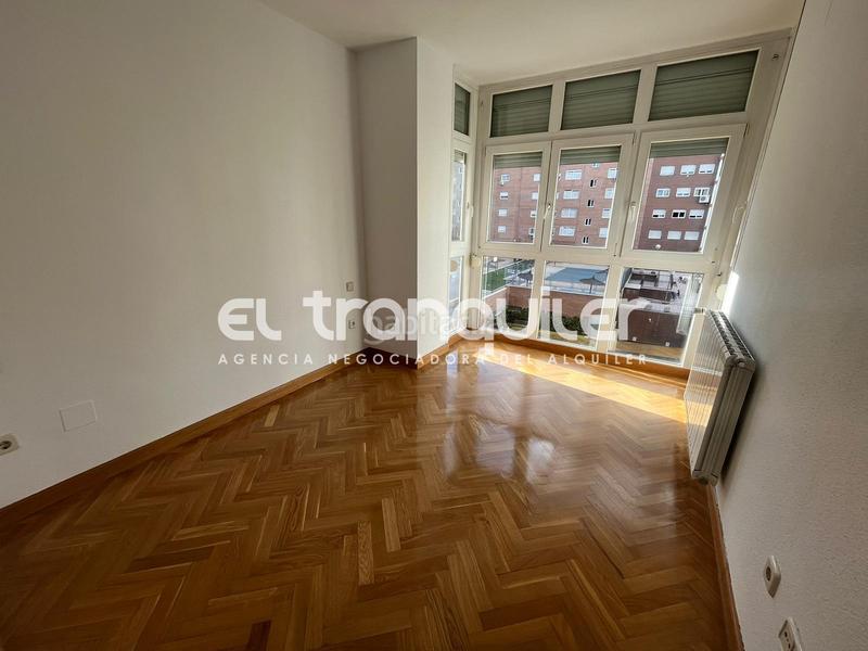 Foto 56e40224-1659-4df2-9dbe-21f45a9051e0. Miete etagenwohnung mit parking pool in Las Tablas Madrid