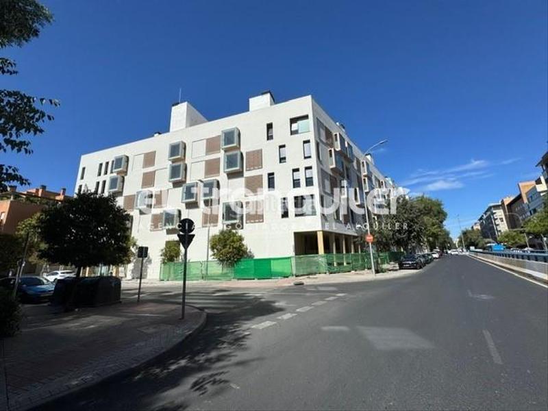 Foto 9175e674-aac6-479f-a7f4-ba2aa3053dd1. Location appartement avec parking piscine dans Legazpi Madrid
