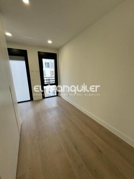 Foto 3e6f0871-5821-4a3b-b110-fcf1654d947f. Rent flat with parking pool in Legazpi Madrid