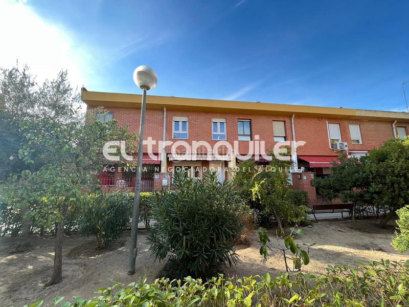 Foto f8a0d701-6f60-4820-96b2-4f832ec33a2f. Miete chalet mit parking in Carretera del Plantío Majadahonda