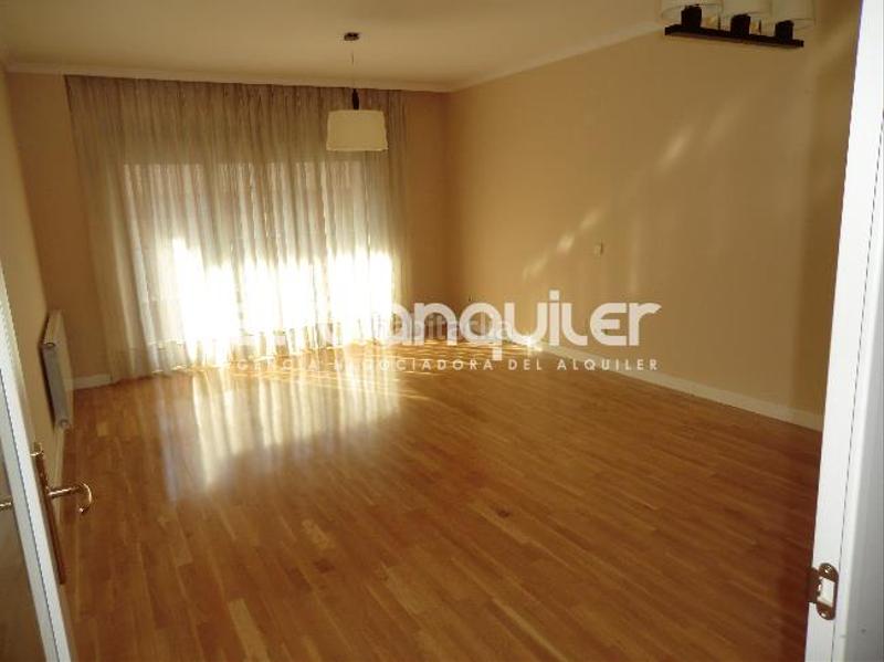 Foto 5cf2247b-81b1-45a1-9209-0ff6370511a8. Pis amb aparcament piscina a Dehesa Vieja-Puente Cultural San Sebastián de los Reyes