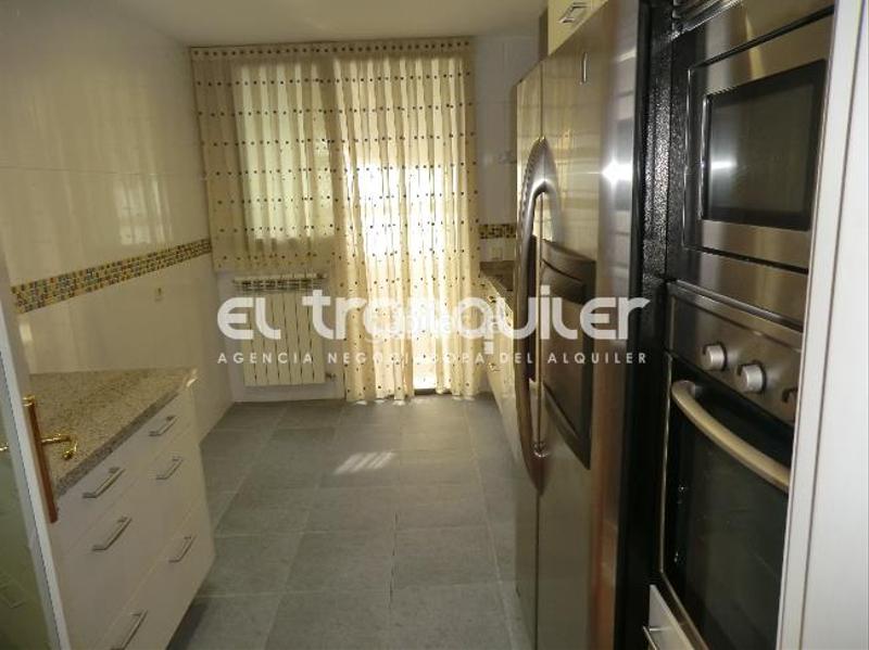 Foto bd83880e-567a-4757-8eed-3b12a855a1b0. Pis amb aparcament piscina a Dehesa Vieja-Puente Cultural San Sebastián de los Reyes