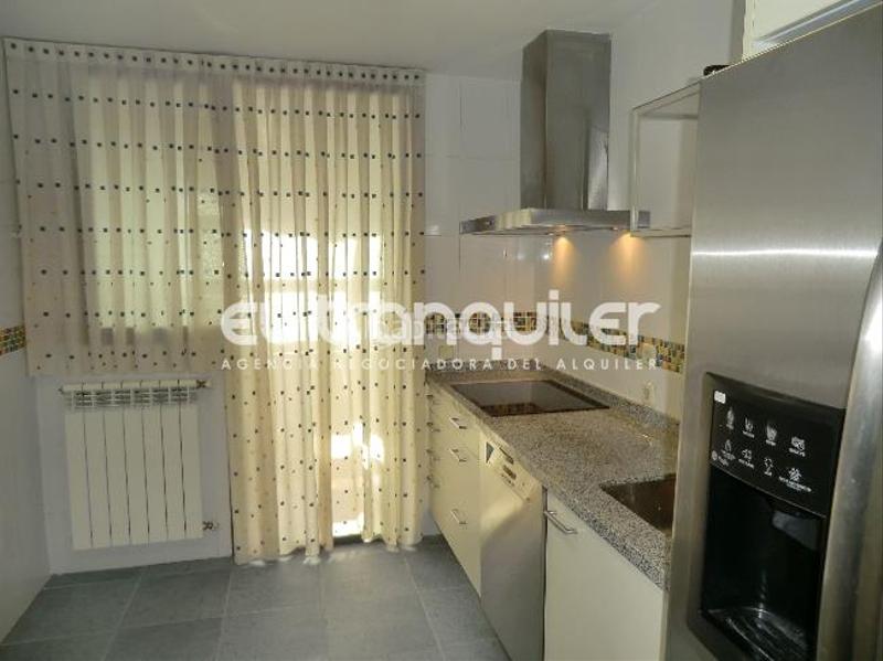 Foto e46bd288-219b-4f50-b822-ade746f52f3a. Pis amb aparcament piscina a Dehesa Vieja-Puente Cultural San Sebastián de los Reyes