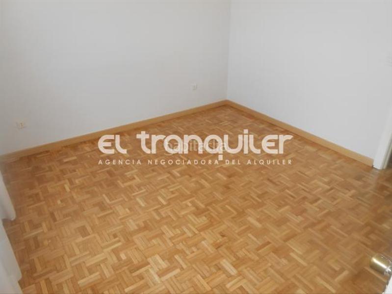 Foto 00f6652b-91d9-41f1-8dbe-7636b64d2cae. Alquiler ático travesía lópez aranda, n 4, planta 9, puerta b en Madrid