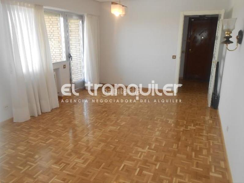 Foto 09853726-a366-4c13-9a76-d2294f70b1ec. Rent penthouse in Salvador Madrid