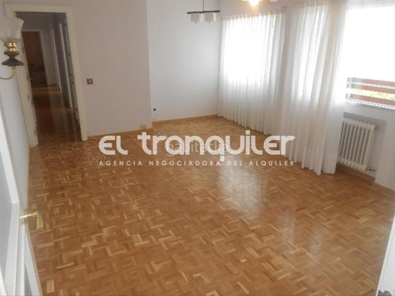 Foto 0bab6cdf-e2c6-45ef-b767-189d5c8b74d6. Rent penthouse in Salvador Madrid