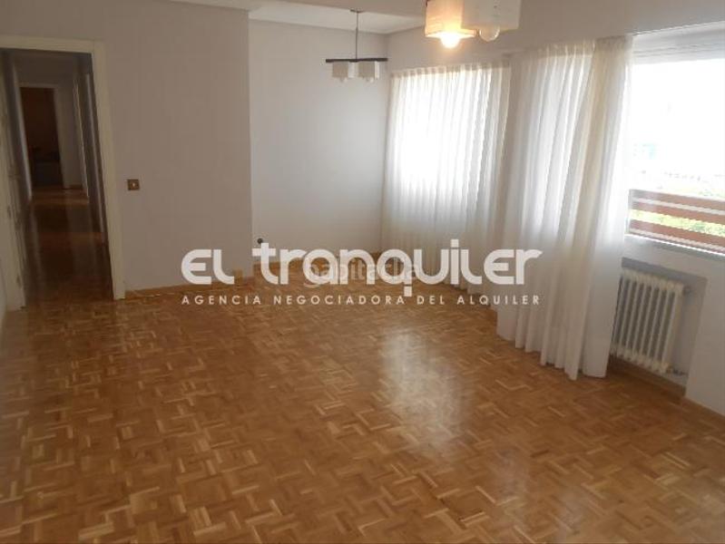 Foto 290c54ca-c831-46cf-add6-a9a9e7cc1f4c. Rent penthouse in Salvador Madrid