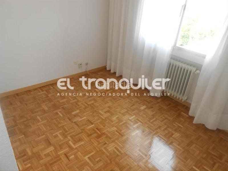 Foto d94f8d15-8b95-4e3c-9b40-474c0d3d013c. Rent penthouse in Salvador Madrid