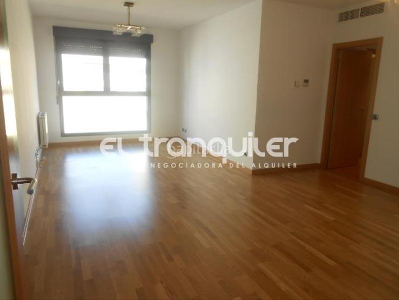 Foto a2f248a2-ee20-48c4-b0a5-606acbe3bd21. Rent flat with parking pool in Sur - PAU 4 Móstoles