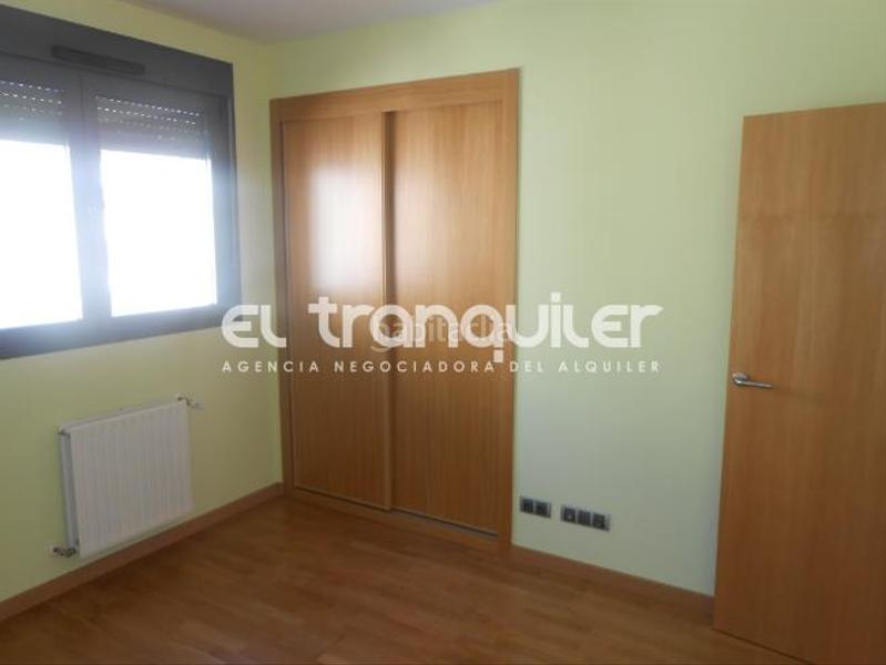 Foto afc39659-44e3-4c00-bd15-1378bbd04d59. Rent flat with parking pool in Sur - PAU 4 Móstoles