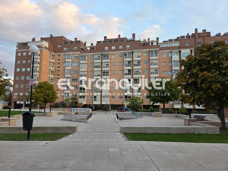 Foto 9cdeadd7-e79c-4a79-ba53-759c3a0c5774. Affitto appartamento con parcheggio piscina in PAU de Carabanchel Madrid