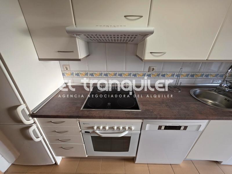 Foto 74ef1d55-d04d-4a25-b30d-56d456f78074. Rent flat with parking pool in PAU de Carabanchel Madrid