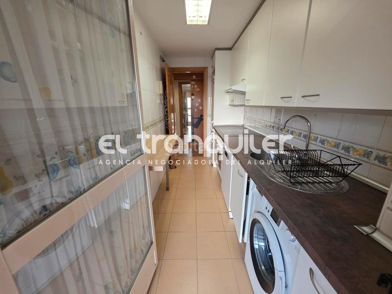 Foto c73d905a-b557-4084-999c-efca8241a5f0. Rent flat with parking pool in PAU de Carabanchel Madrid