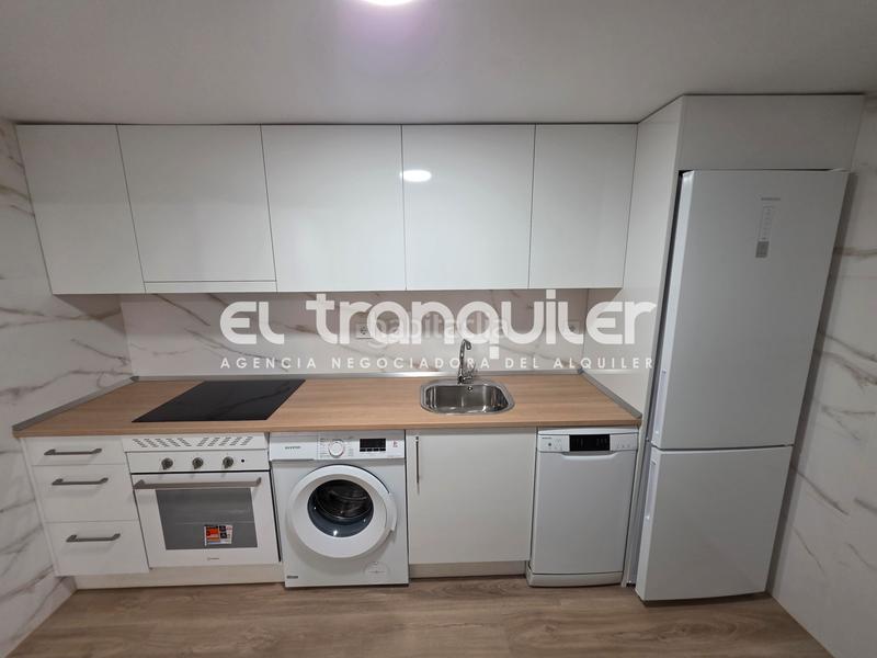 Foto f15bb2f7-c57c-4de6-9a32-383ebc993535. Alquiler casa adosada calle del portal, n 55, bajo en Madrid