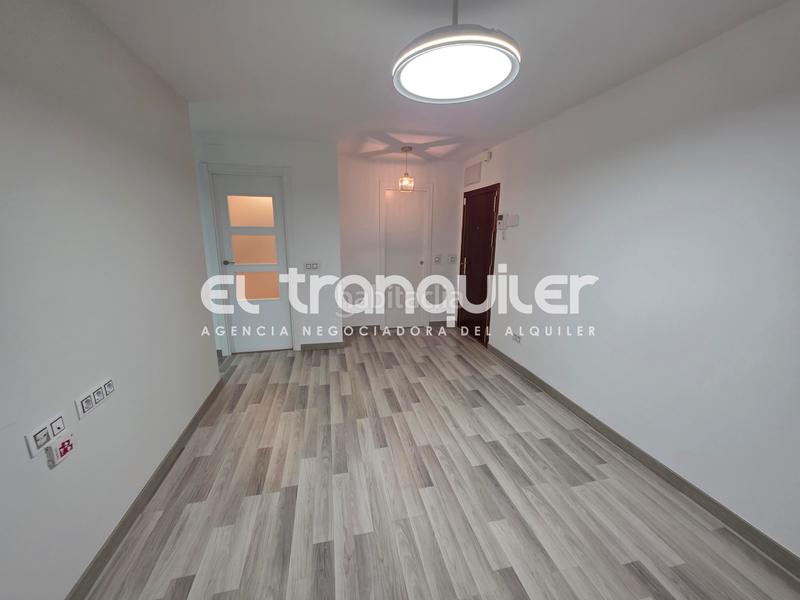 Foto f08b8110-f259-4e3a-9c08-abdc156aaccd. Alquiler piso calle navalmoral de la mata, n 15, planta 1, puerta c en Madrid